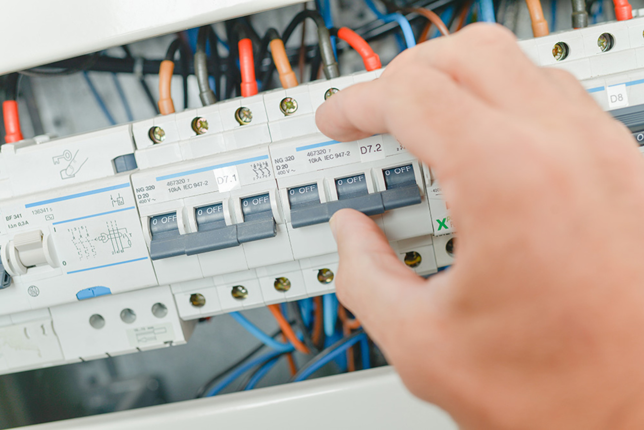 Schalt­schrank­bau bei Elektrotechnik Thomas Bender in Heideck